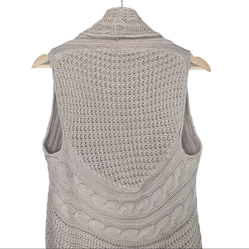 Denver Hayes Chunky Knit Crochet Vest - Picture 6 of 8